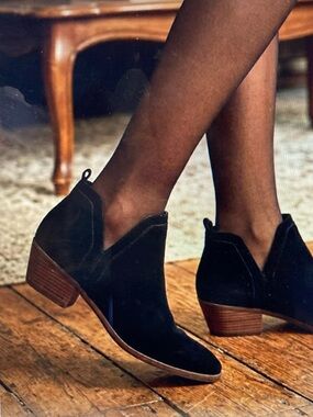 Sam Edelman Black Suede V-Cut Ankle Booties 9.5